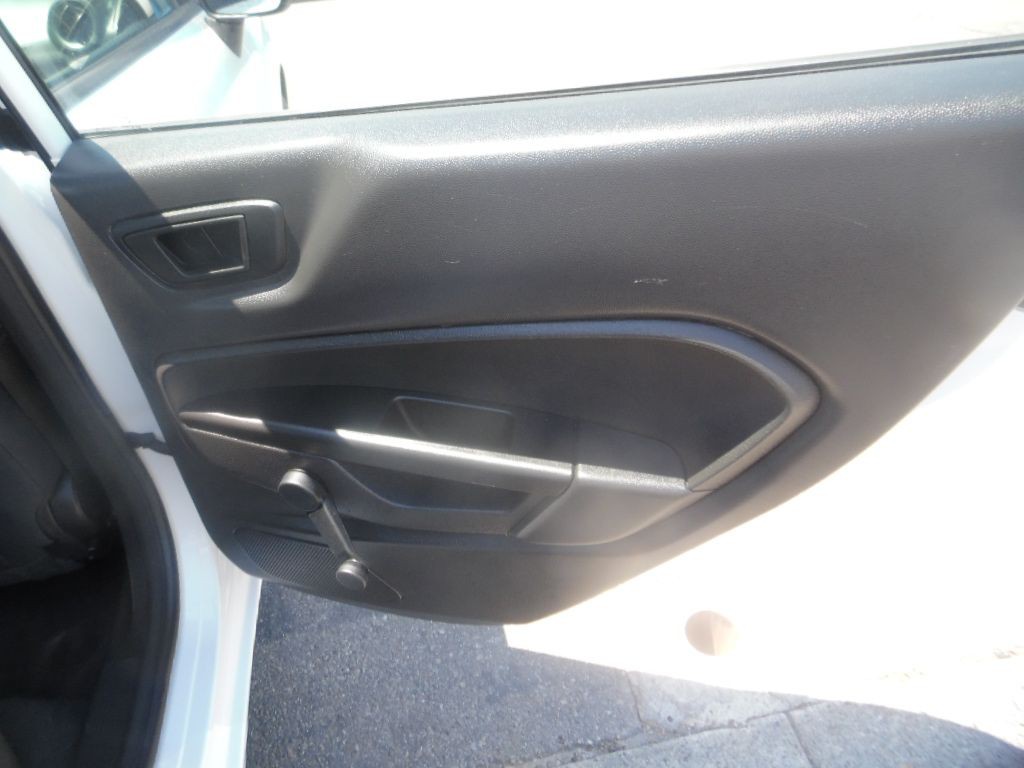 2017 Ford Fiesta Image 15