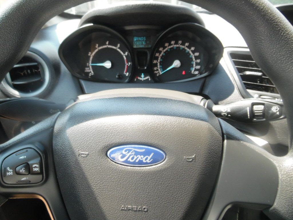 2017 Ford Fiesta Image 16