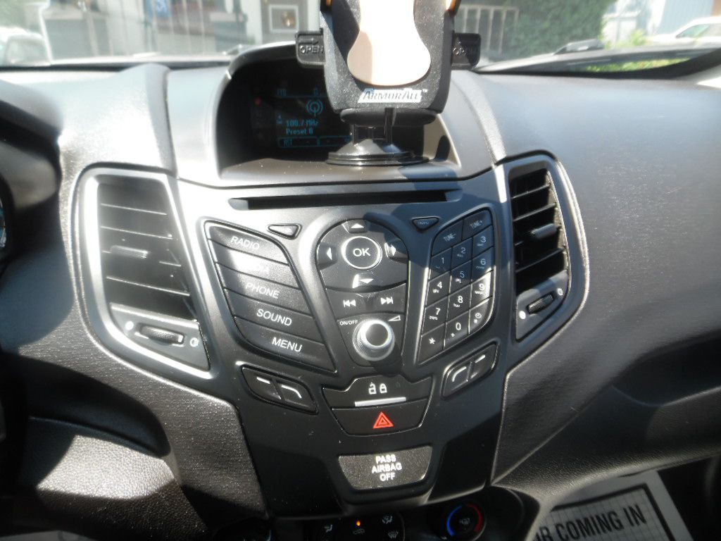 2017 Ford Fiesta Image 17