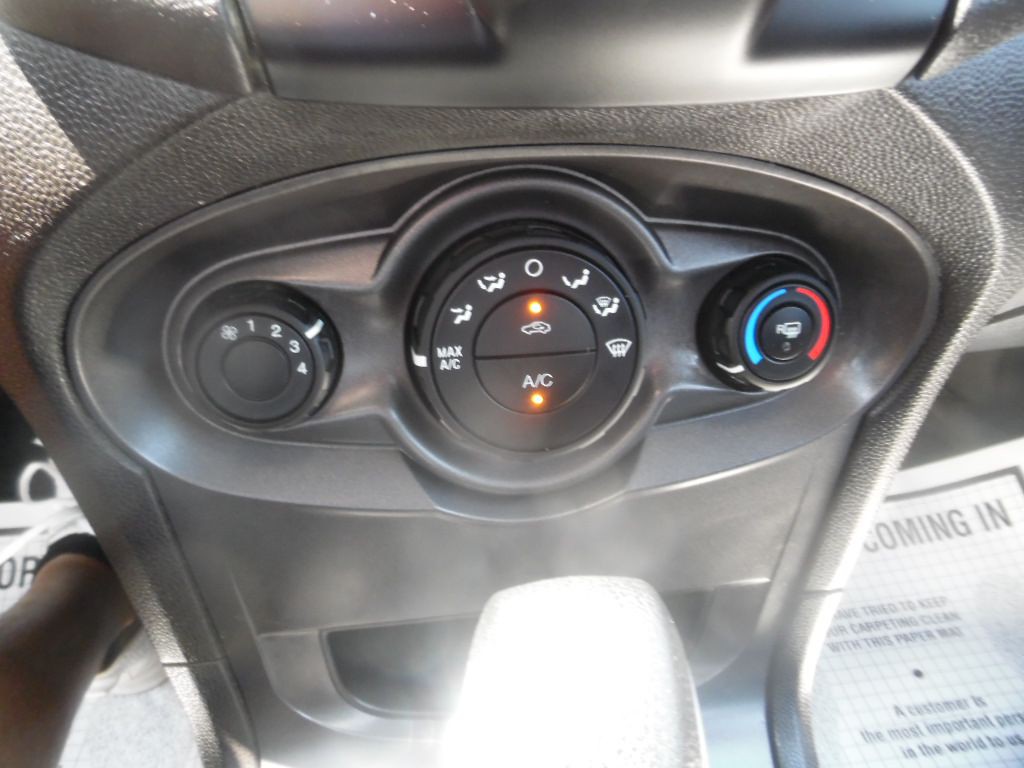 2017 Ford Fiesta Image 18