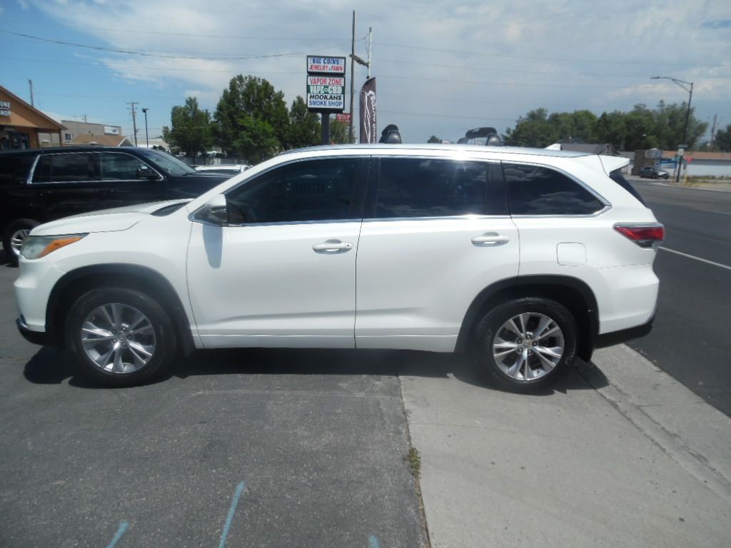 2014 Toyota Highlander Image 2