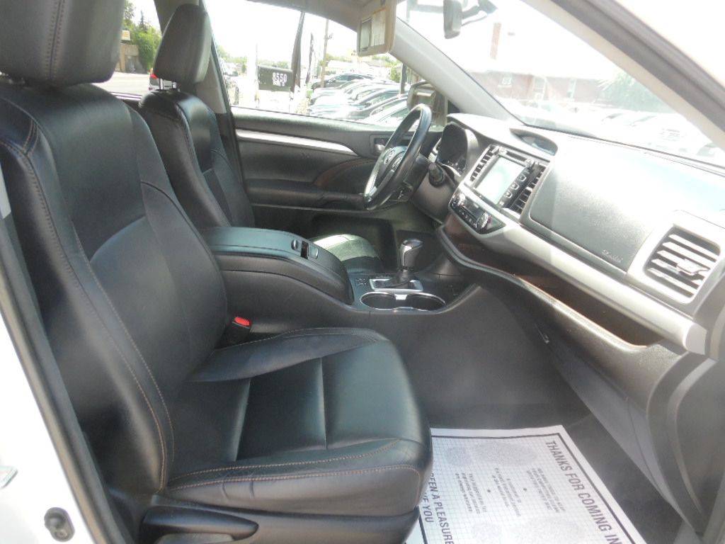 2014 Toyota Highlander Image 12