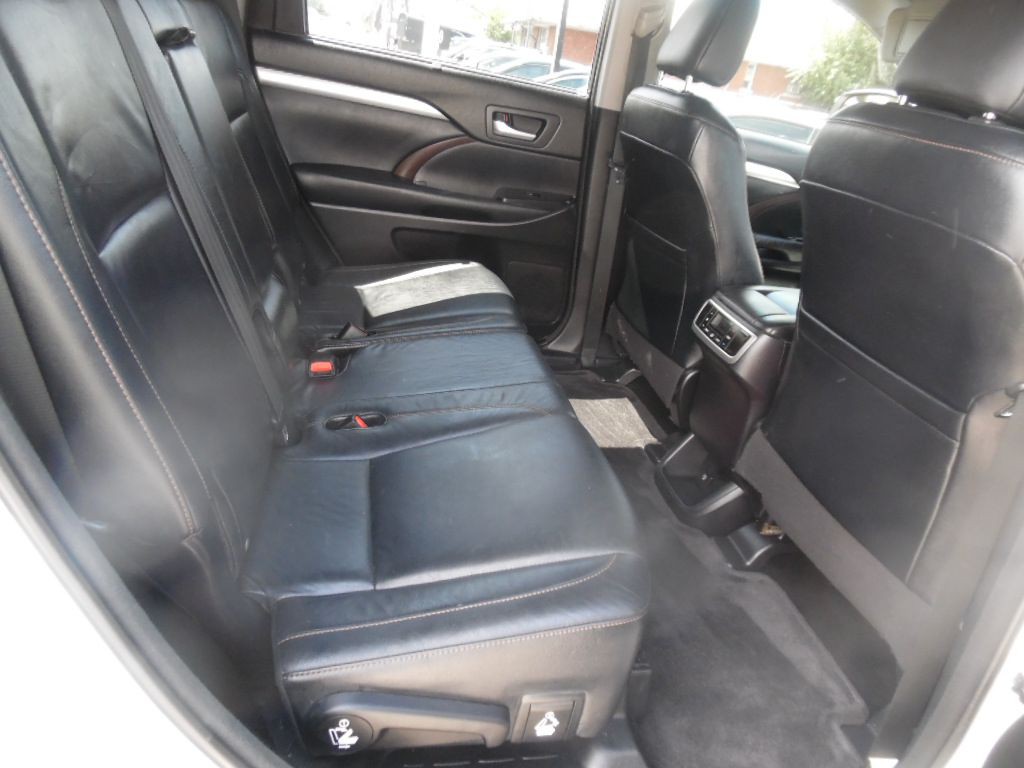 2014 Toyota Highlander Image 14