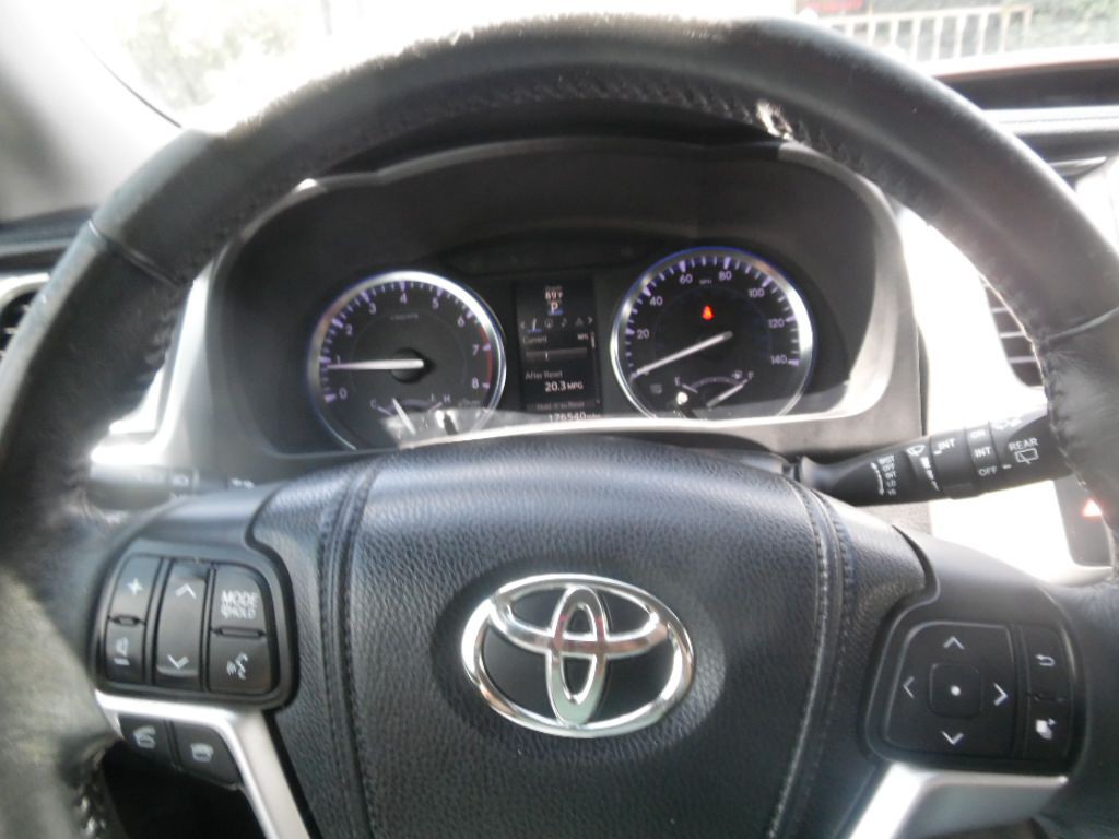 2014 Toyota Highlander Image 17