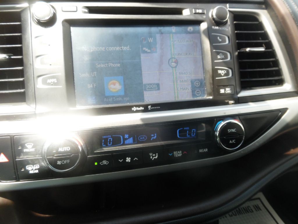 2014 Toyota Highlander Image 18