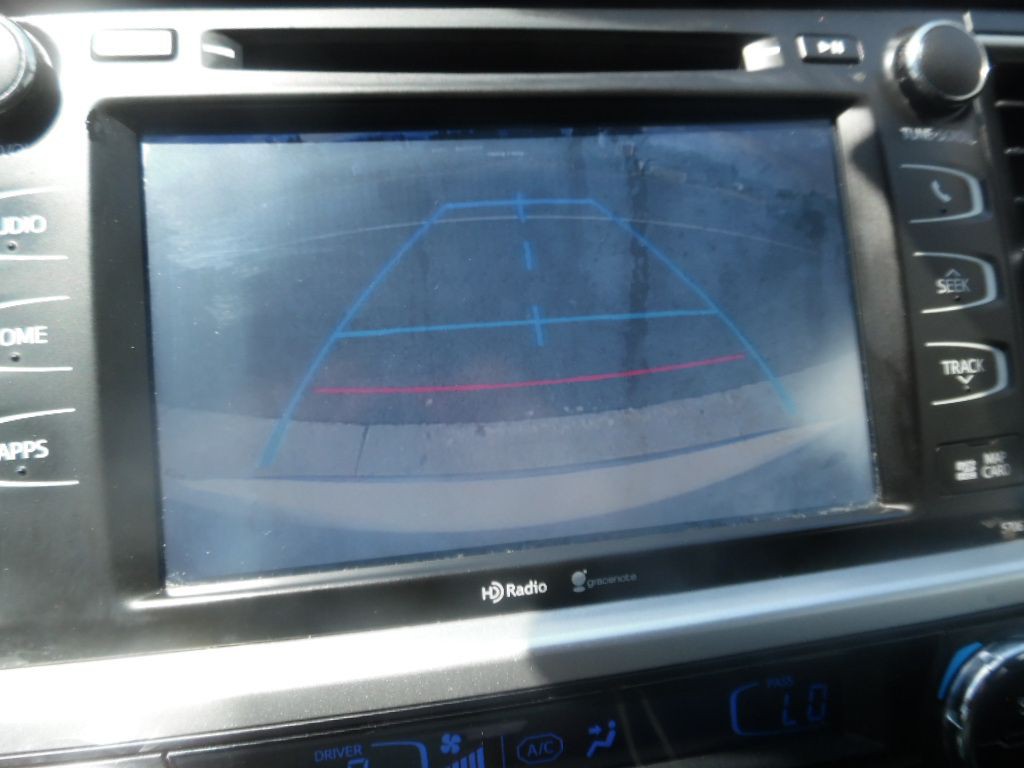 2014 Toyota Highlander Image 19