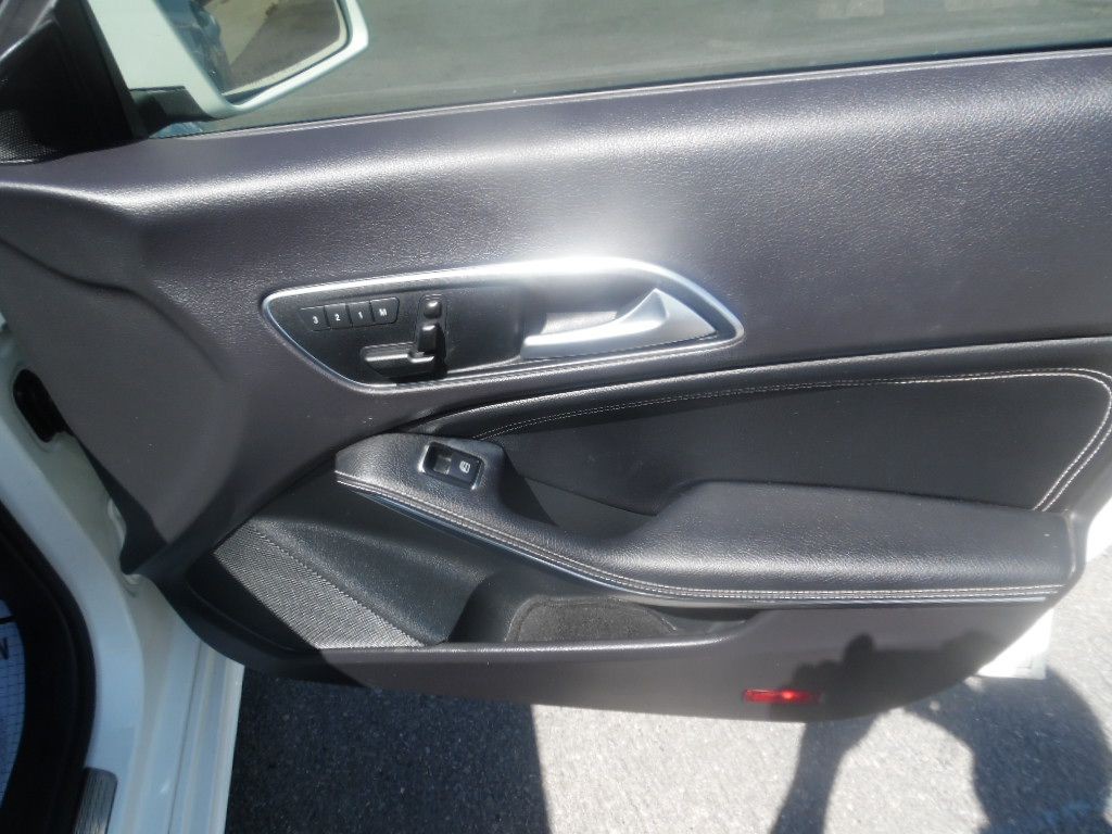 2014 Mercedes-Benz CLA-Class Image 13