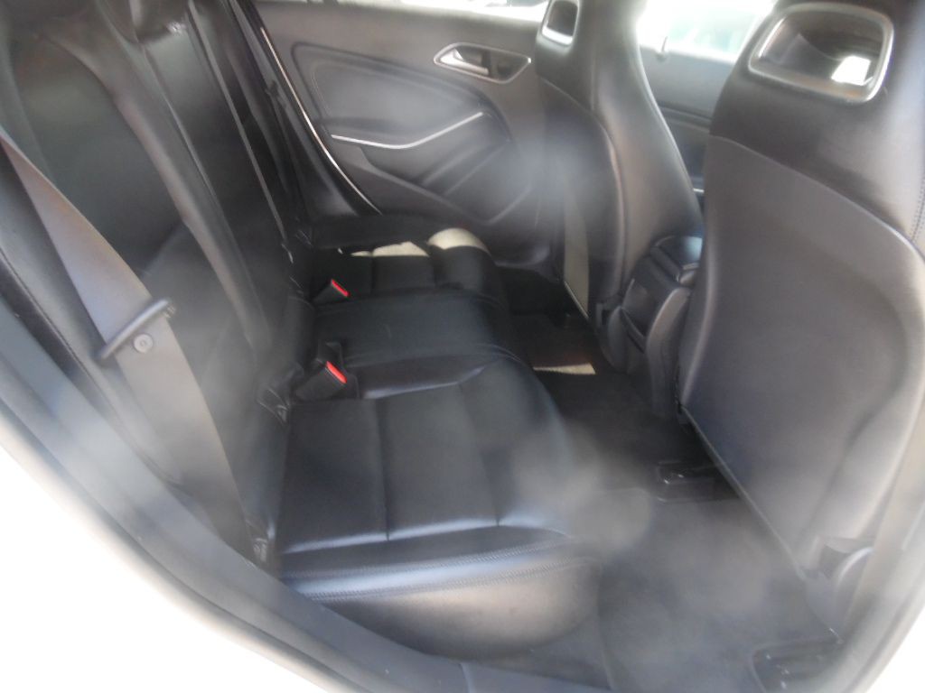 2014 Mercedes-Benz CLA-Class Image 14