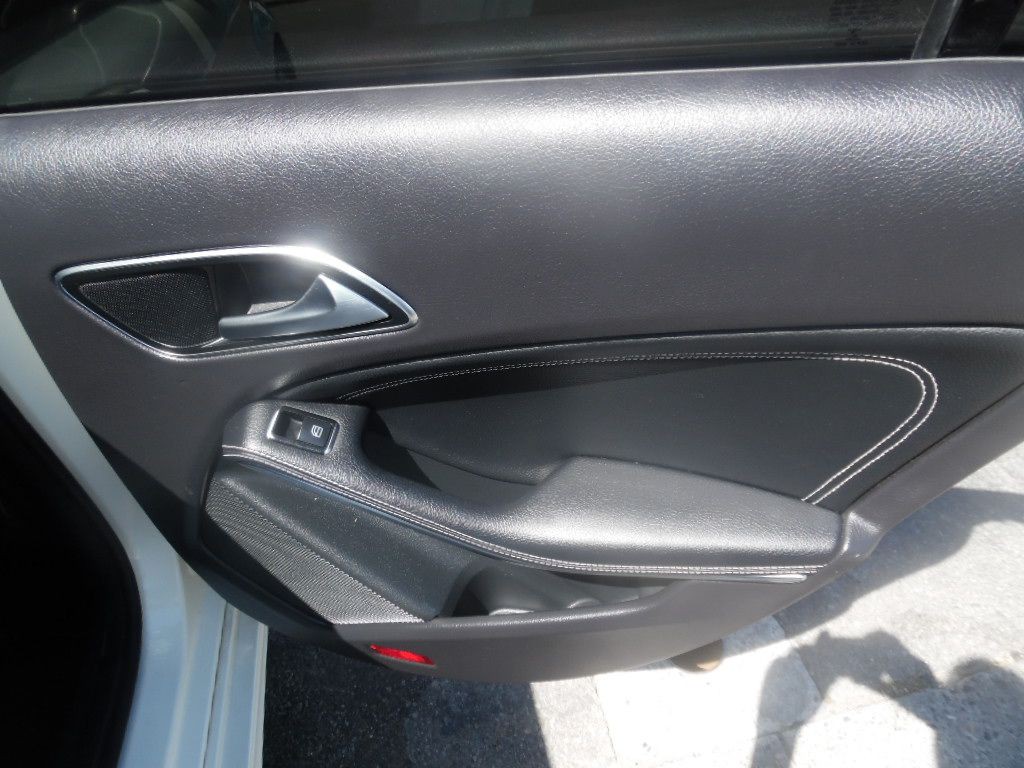 2014 Mercedes-Benz CLA-Class Image 15
