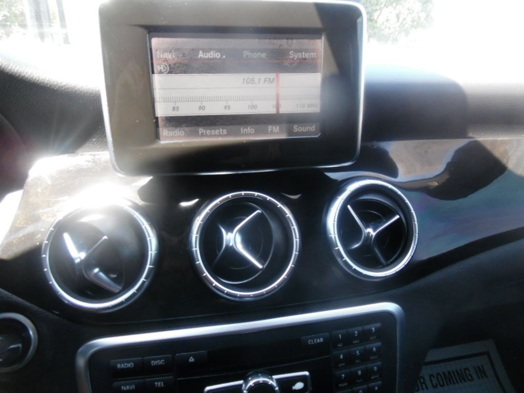 2014 Mercedes-Benz CLA-Class Image 17