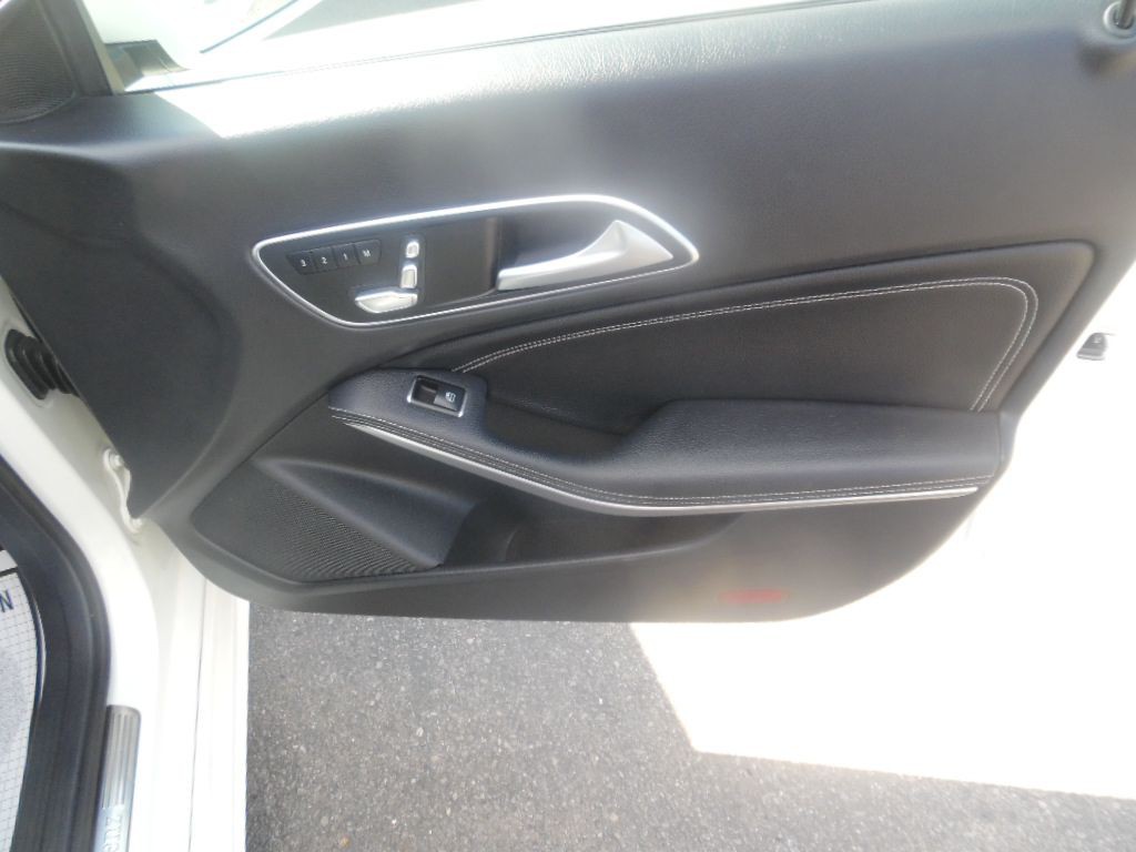 2018 Mercedes-Benz CLA-Class Image 12