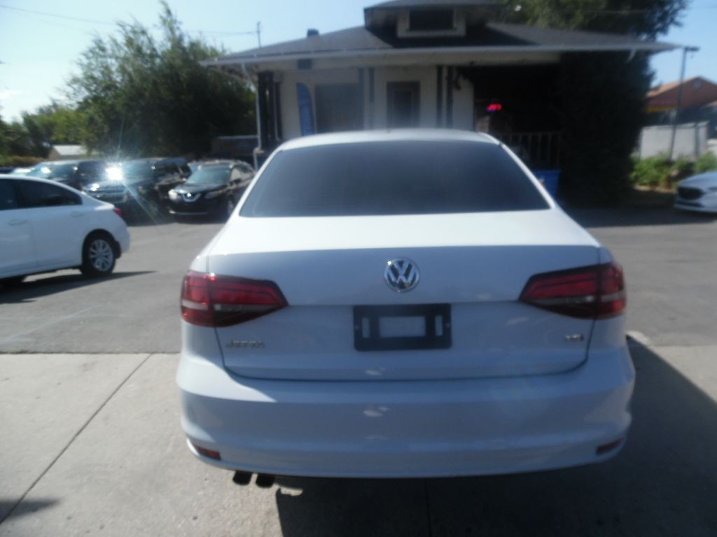 2017 Volkswagen Jetta Image 6