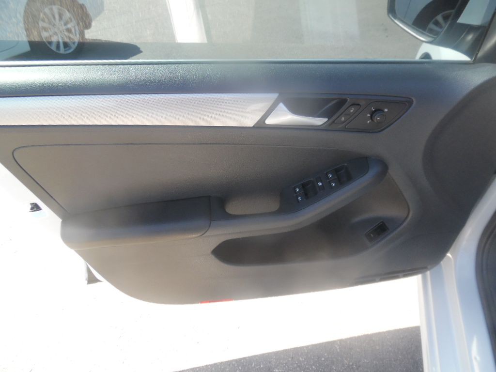 2017 Volkswagen Jetta Image 8