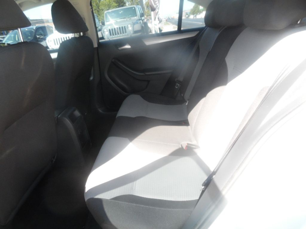 2017 Volkswagen Jetta Image 9