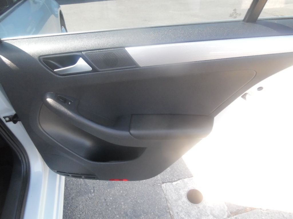 2017 Volkswagen Jetta Image 15