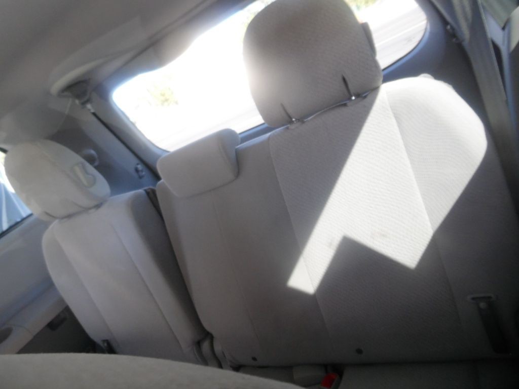 2012 Toyota Sienna Image 10