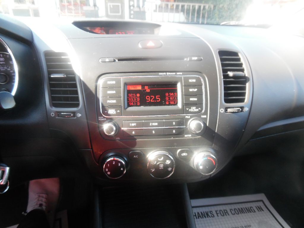 2015 Kia Forte Image 17