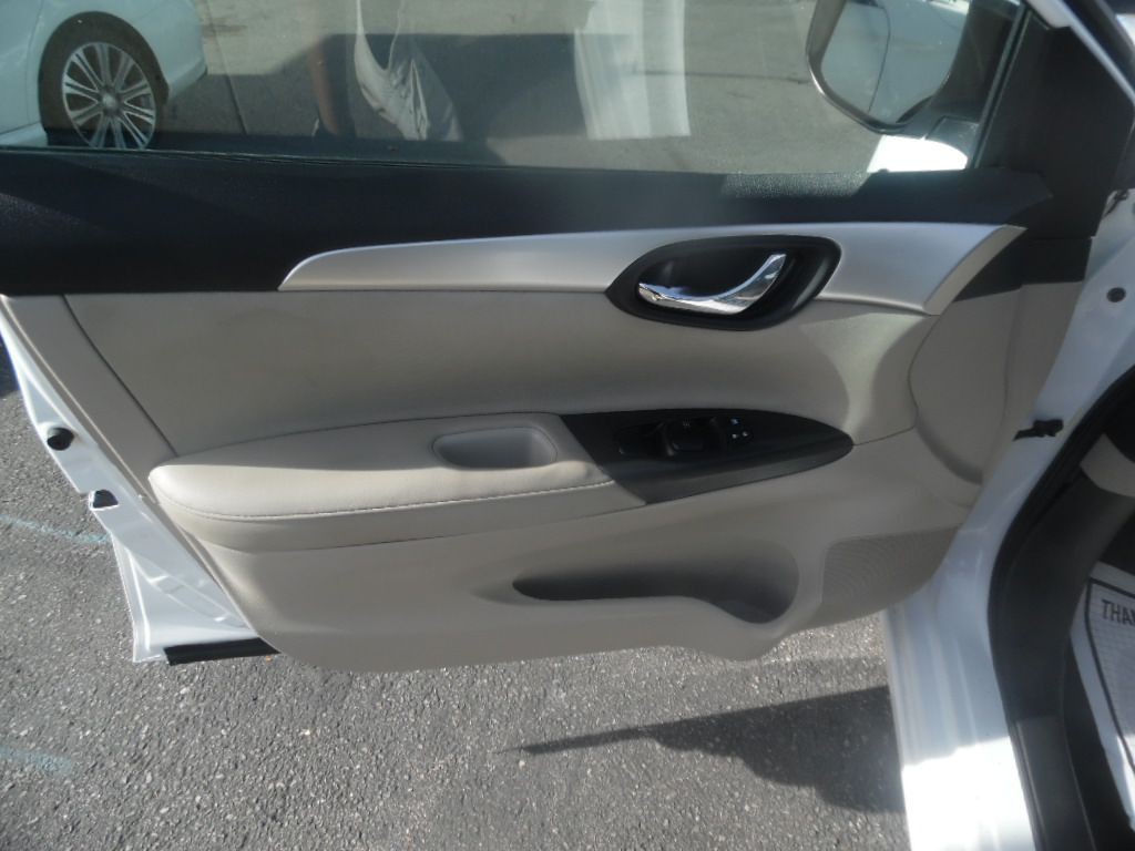 2016 Nissan Sentra Image 7