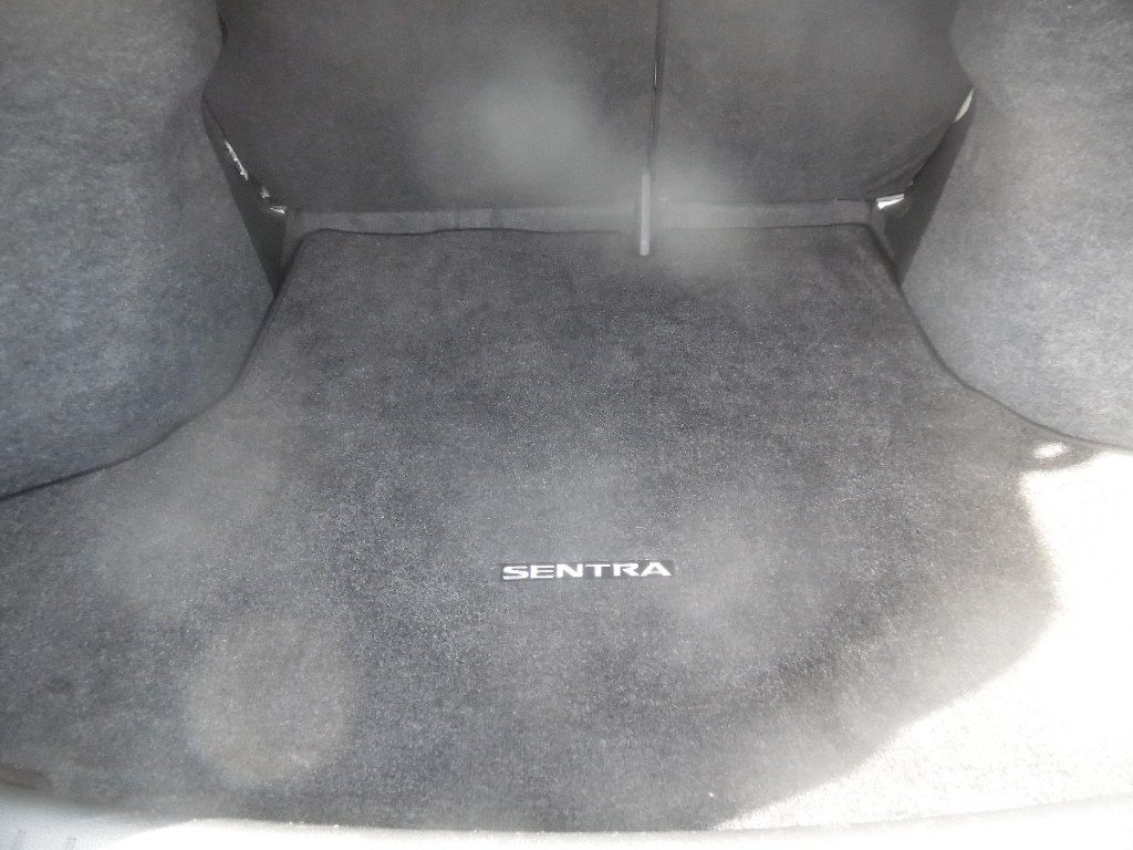 2016 Nissan Sentra Image 10