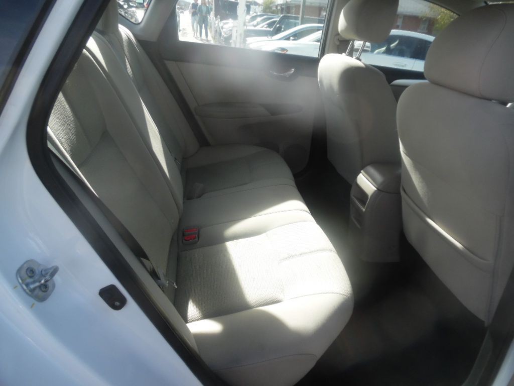 2016 Nissan Sentra Image 13