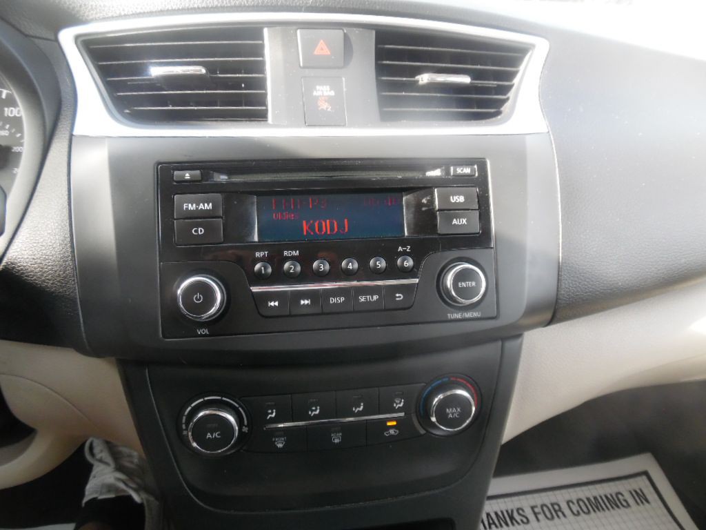 2016 Nissan Sentra Image 16