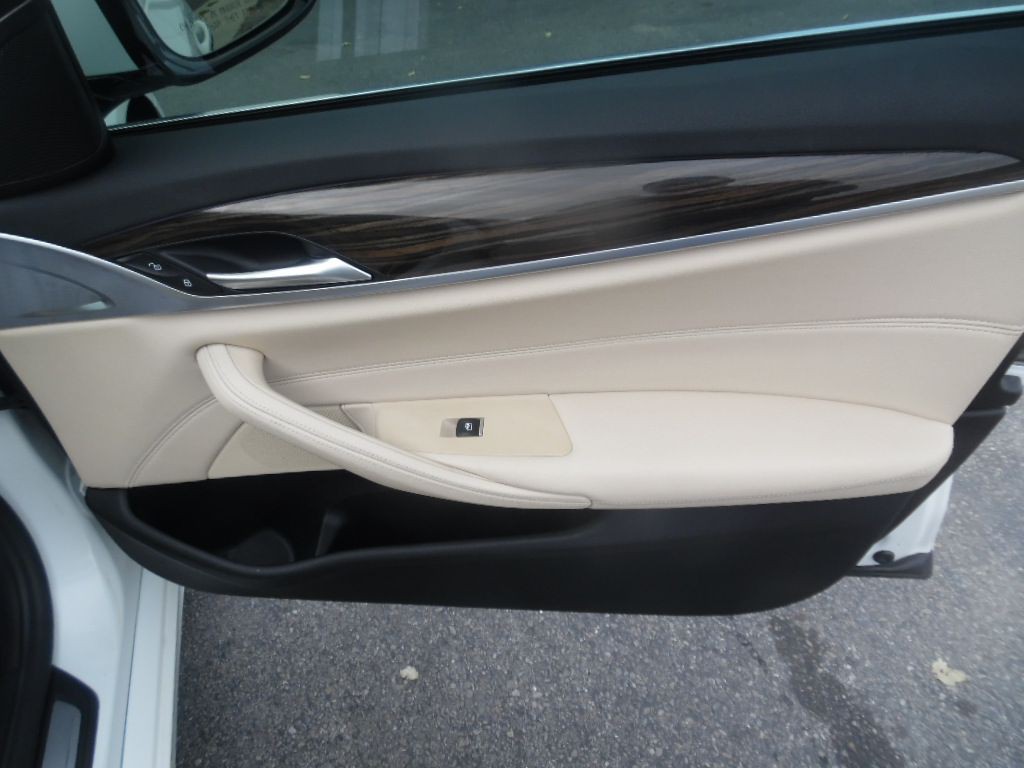 2018 BMW 5 Series Image 13