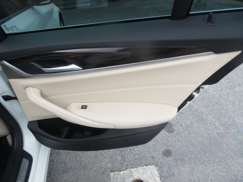 2018 BMW 5 Series Image 15