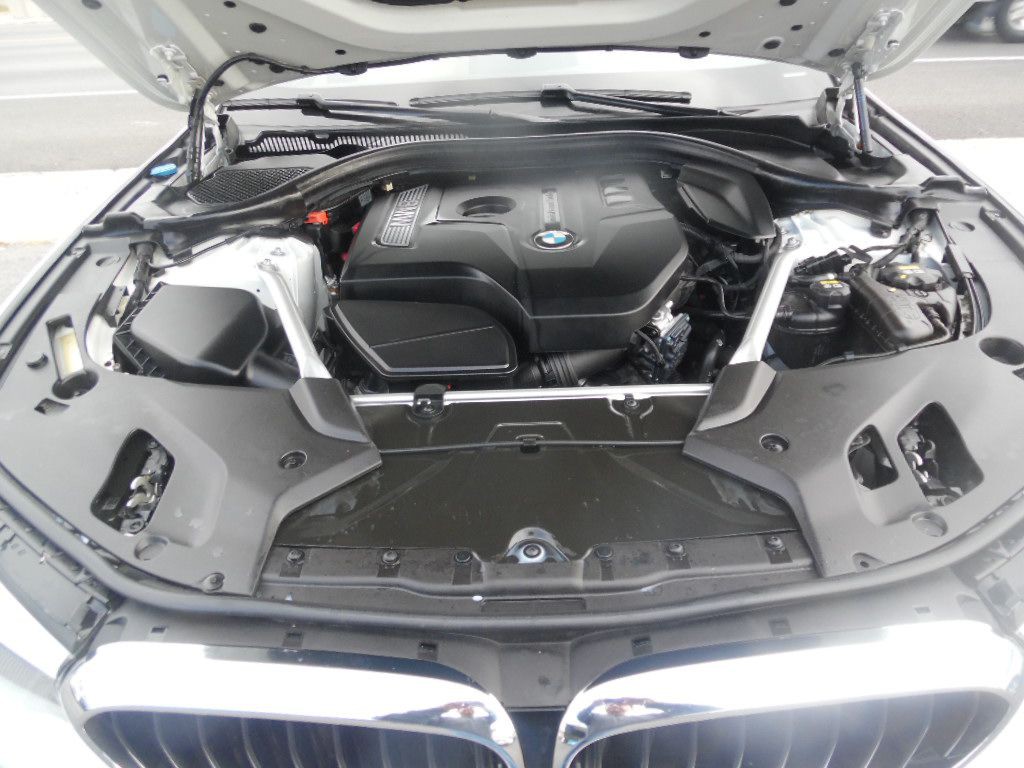 2018 BMW 5 Series Image 21