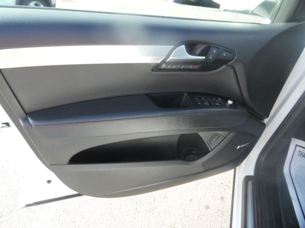 2015 Audi Q7 Image 8