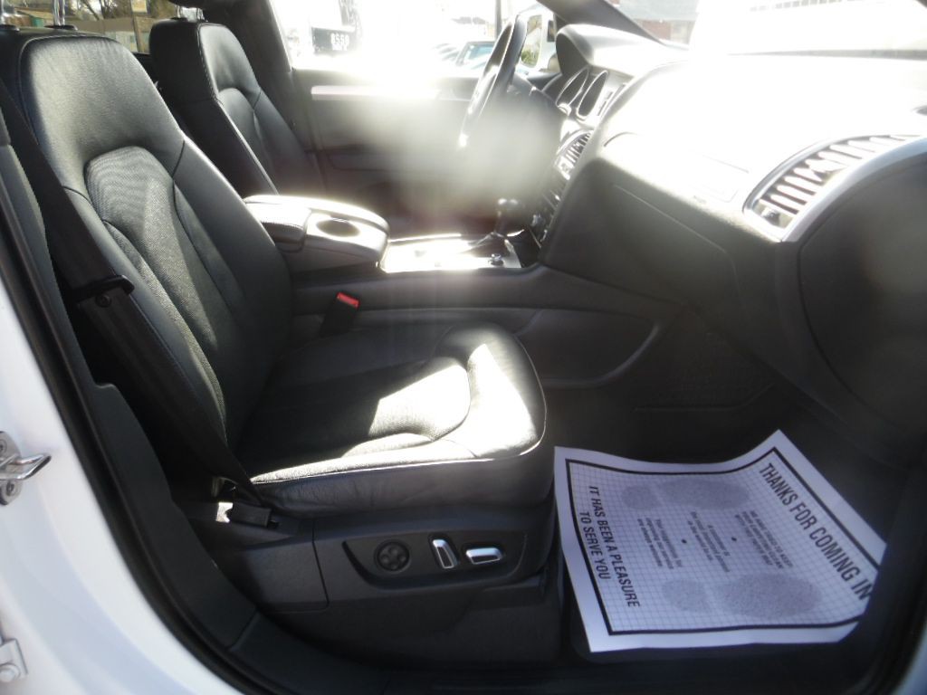 2015 Audi Q7 Image 12