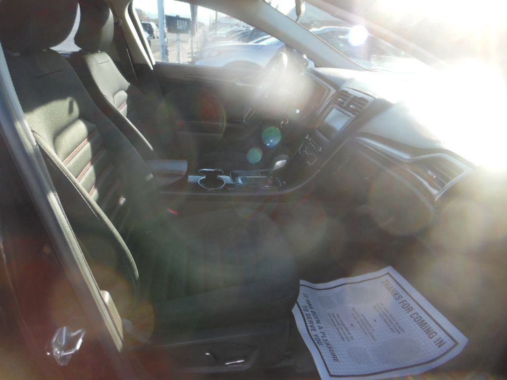 2016 Ford Fusion Image 12