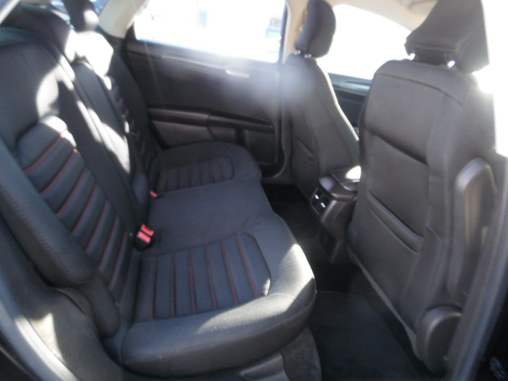 2016 Ford Fusion Image 14