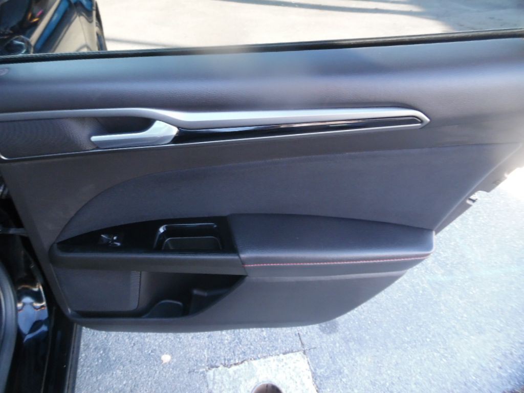 2016 Ford Fusion Image 15