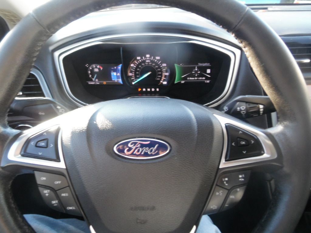 2016 Ford Fusion Image 16