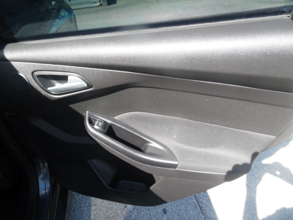 2018 Ford Focus Image 12