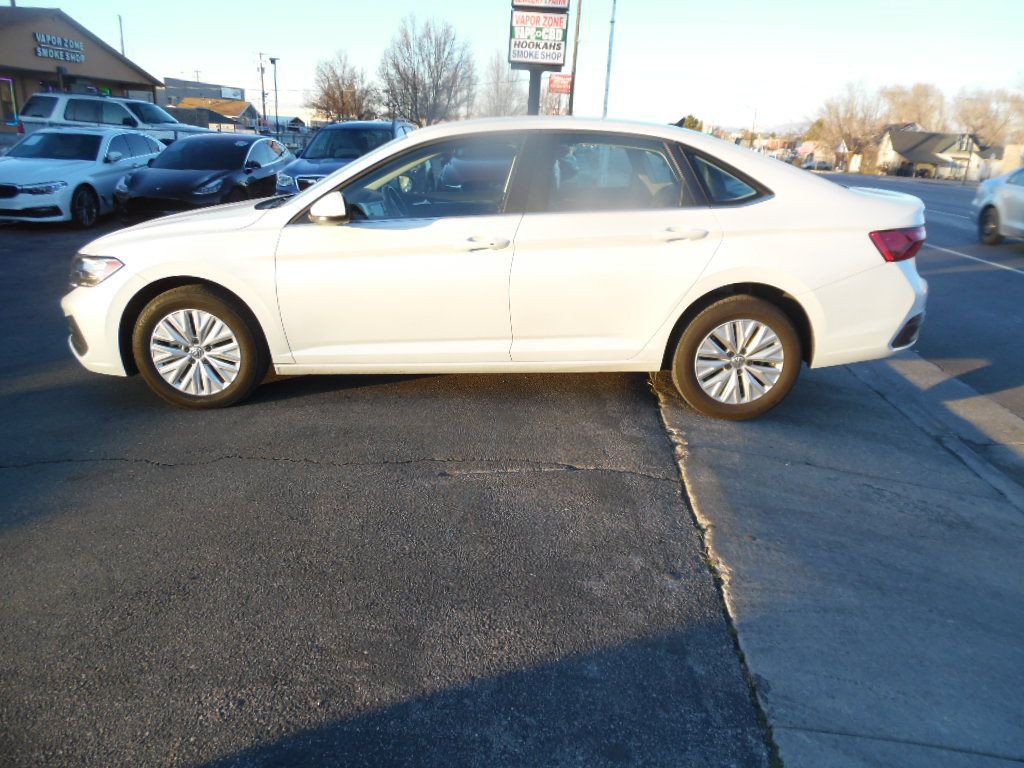 2022 Volkswagen Jetta Image 2