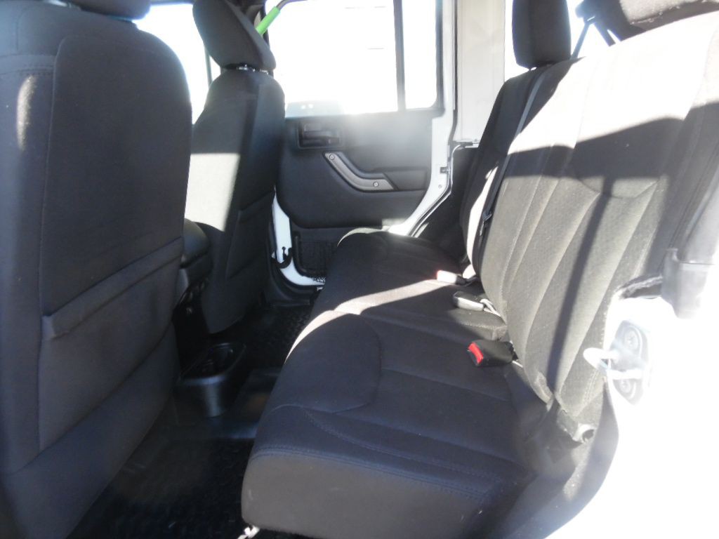 2014 Jeep Wrangler Unlimited Image 9