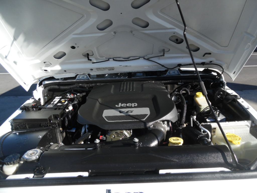 2014 Jeep Wrangler Unlimited Image 20