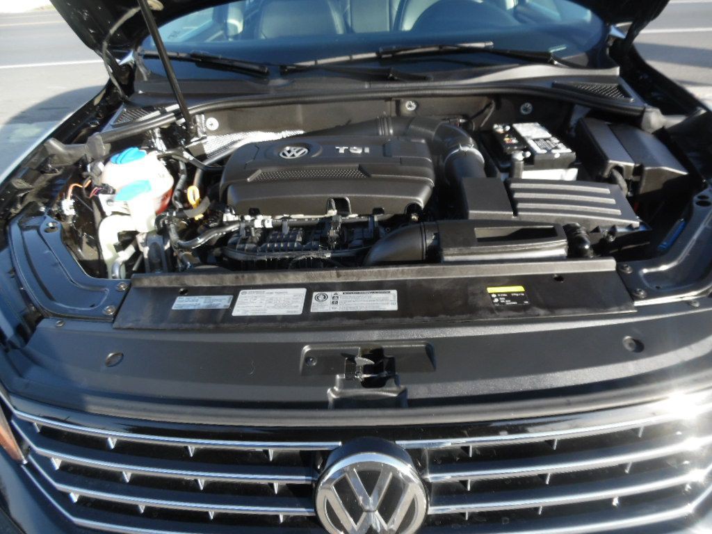2016 Volkswagen Passat Image 19