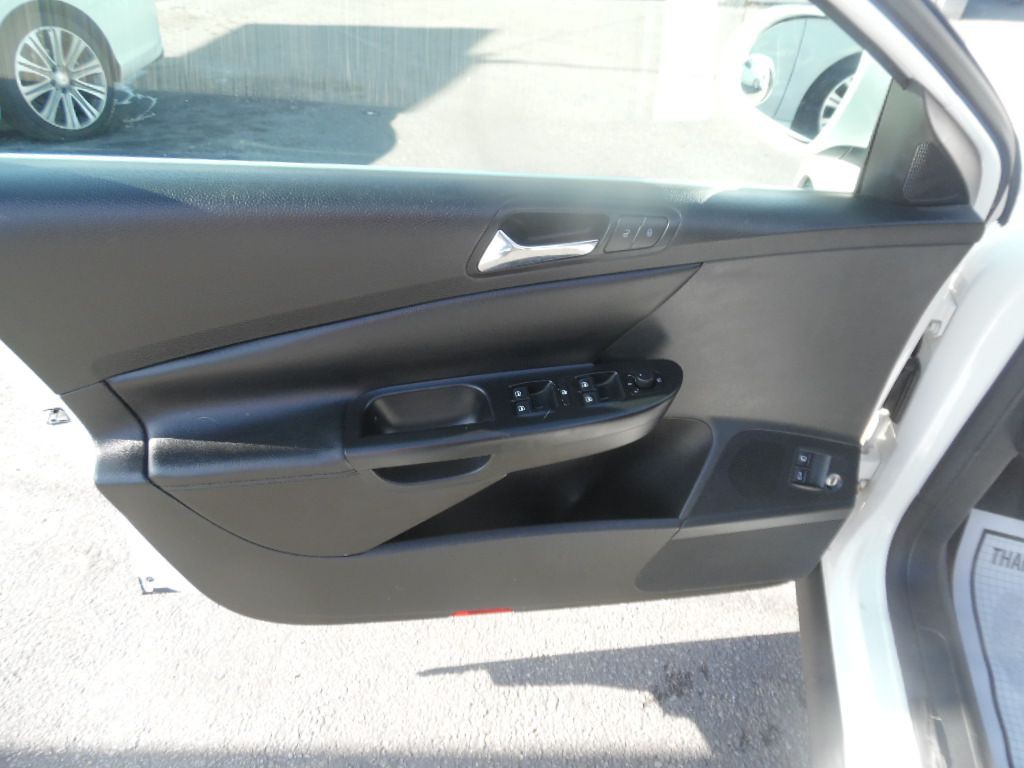 2007 Volkswagen Passat Image 8