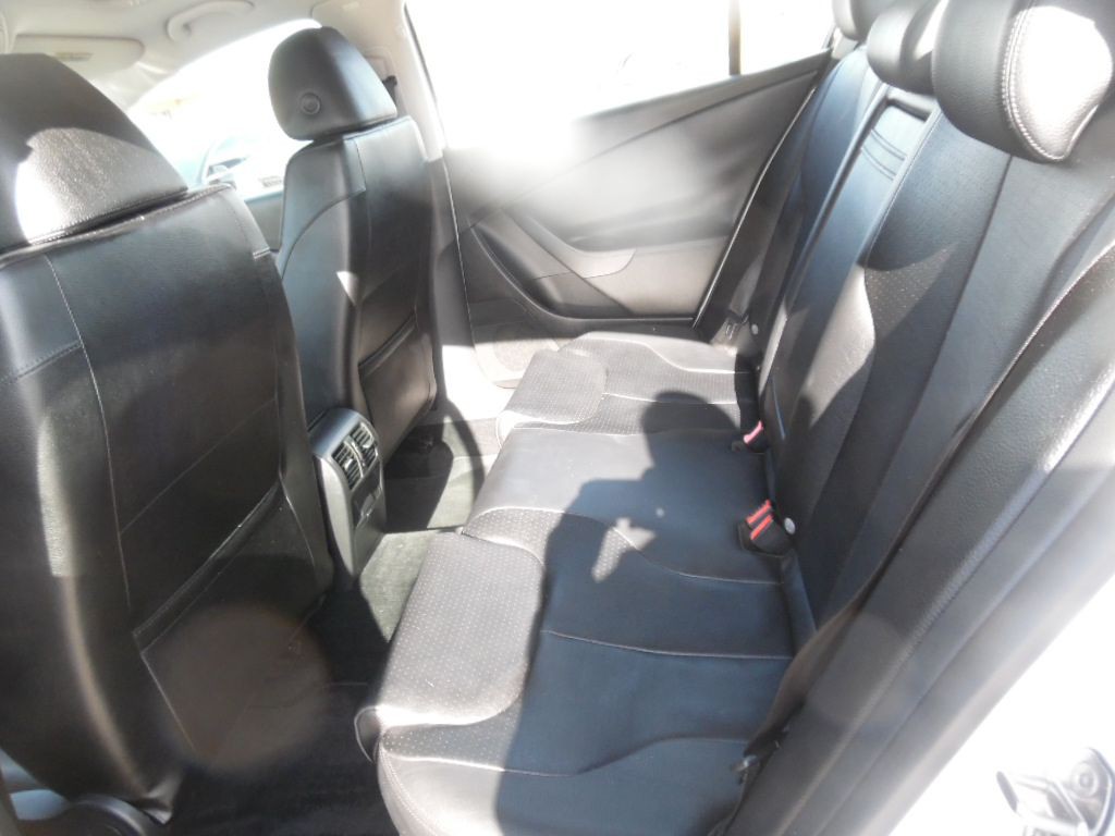 2007 Volkswagen Passat Image 9