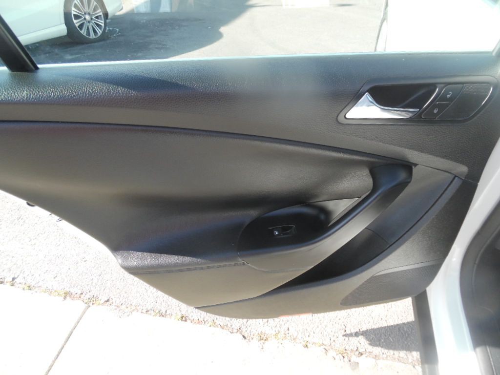 2007 Volkswagen Passat Image 10