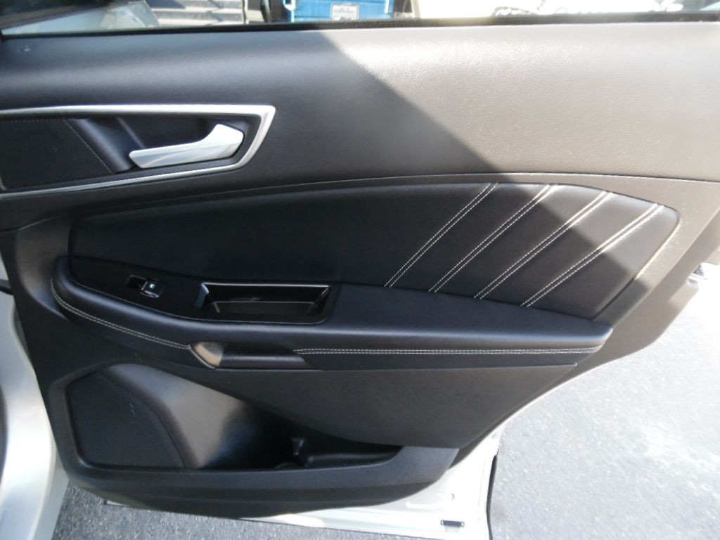 2016 Ford Edge Image 15