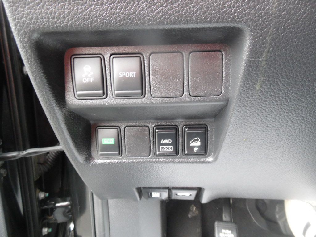 2016 Nissan Rogue Image 19