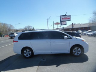 Image for 2011 Toyota Sienna LE ID: 7254725