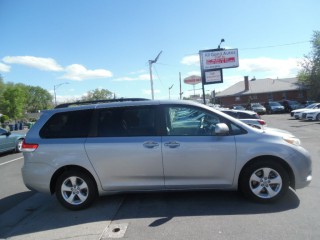 Image for 2011 Toyota Sienna LE ID: 7318971