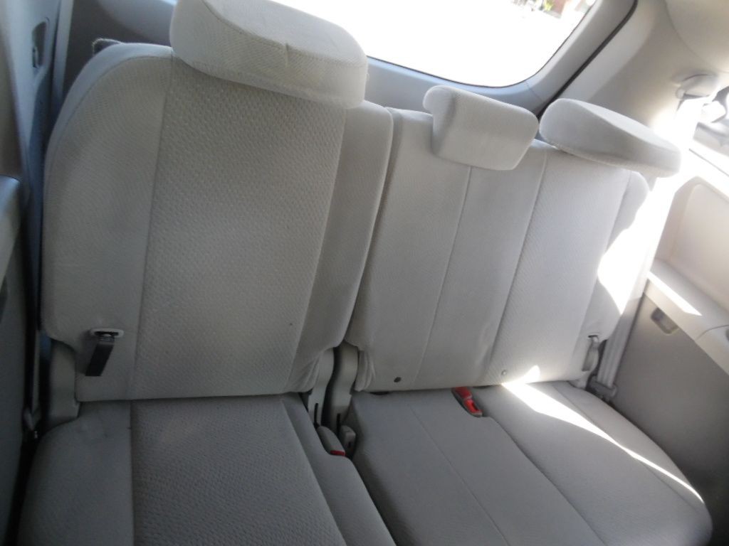 2011 Toyota Sienna Image 14