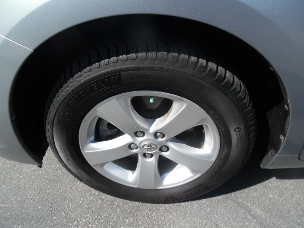 2011 Toyota Sienna Image 18
