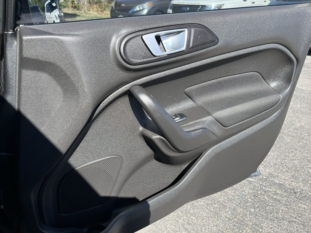 2015 Ford Fiesta Image 13