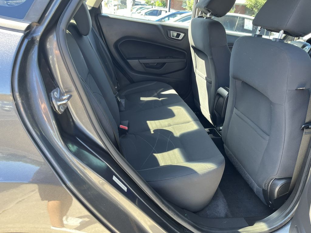 2015 Ford Fiesta Image 14